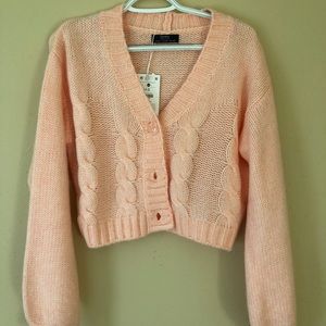 V-neck buttoned cardigan
